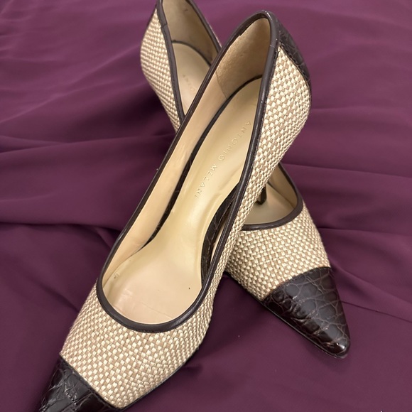 Antonio Melani Tan Woven Pumps With Brown Crocodile Toes and Heels! Size 8.5. - Picture 5 of 5